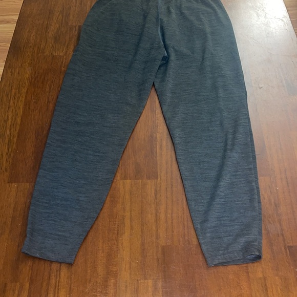 Vuori Lux At Ease Women's  Pants Solid Charcoal Gray VW427. Size Small. - Picture 6 of 9